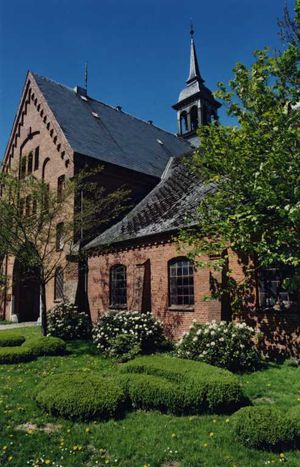 Gatehouse: Entrance to the estate